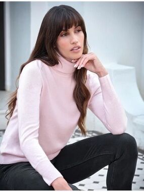 Women's Cashmere Pink Turtleneck Sweater